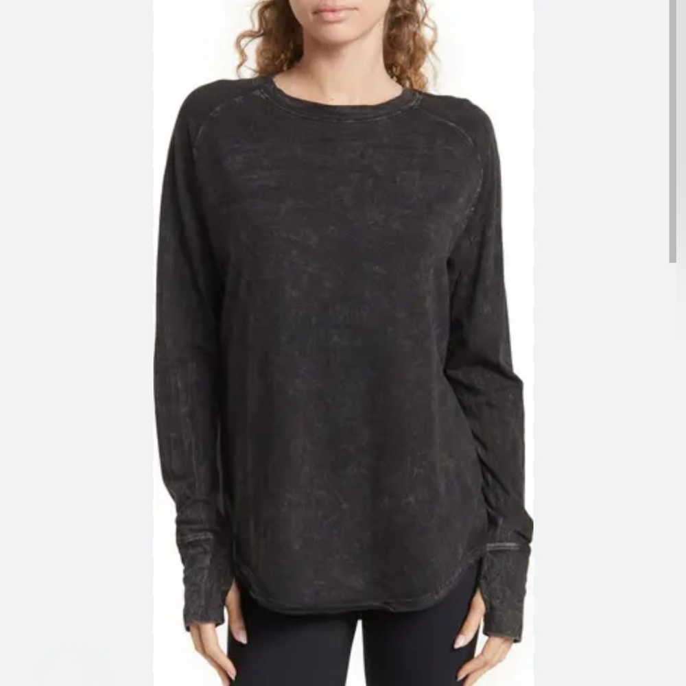 Z by Zella long sleeve vintage washed relaxed tee thumbholes sz XS Black *flaw